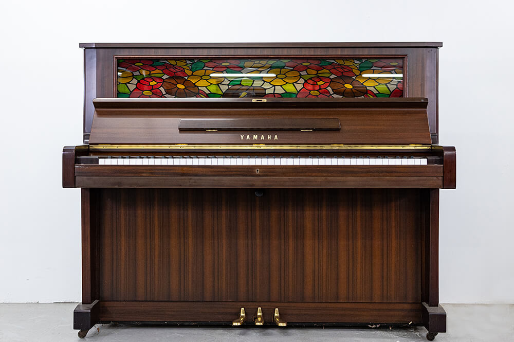 YAMAHA U1